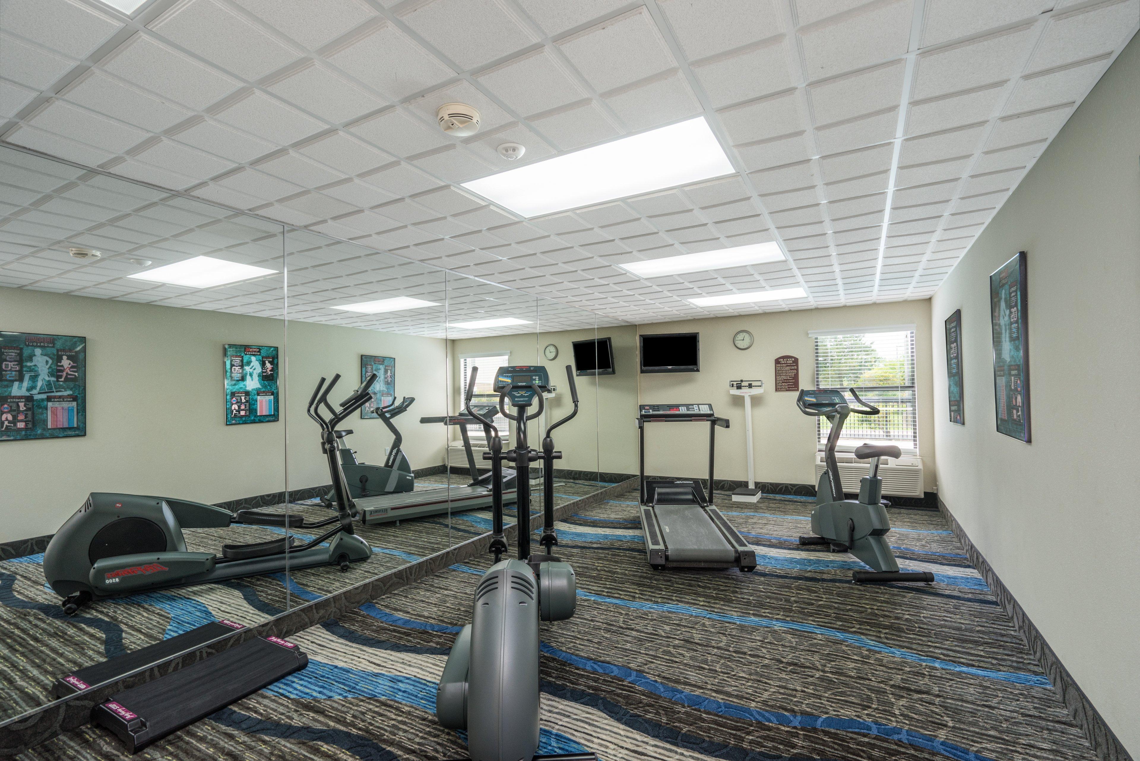 Clarion Pointe New Bern Hotel Exterior photo